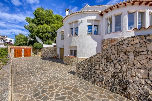 4 chambre Villa/Maison à vendre à Casco Urbano, Teulada-Moraira avec piscine - 750 000 € (Ref: 10054946)
