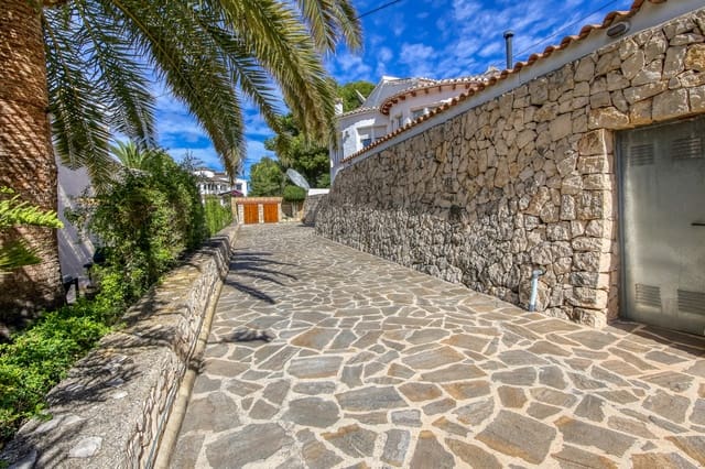4 chambre Villa/Maison à vendre à Casco Urbano, Teulada-Moraira avec piscine - 750 000 € (Ref: 10054946)