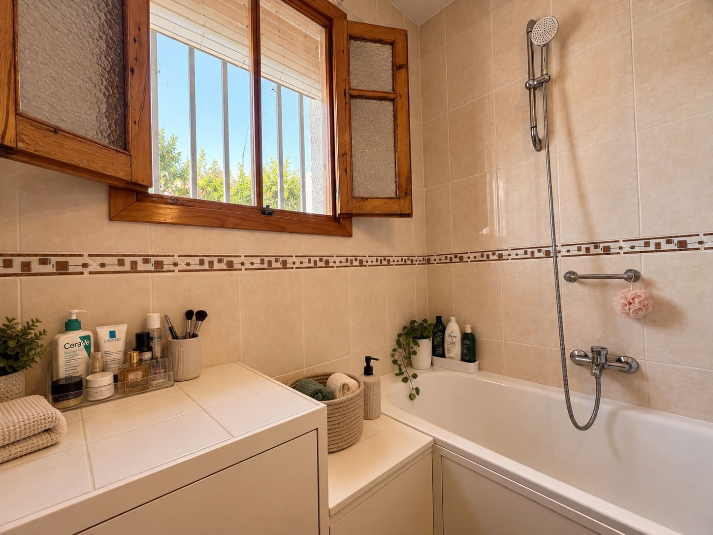4 bedroom Villa for sale in Oliva - € 409,000 (Ref: 10058798)