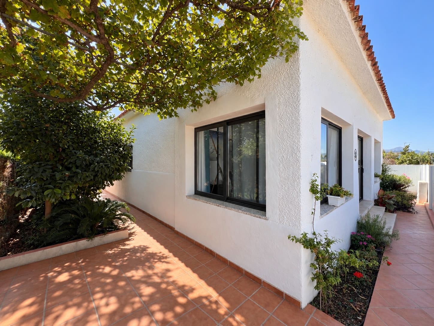 4 bedroom Villa for sale in Oliva - € 409,000 (Ref: 10058798)