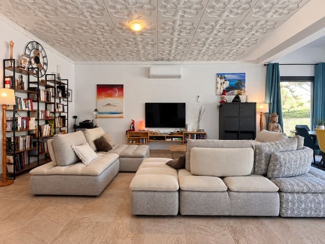 4 soverom Villa til salgs i Oliva Pueblo, Oliva - € 409 000 (Ref: 10058798)