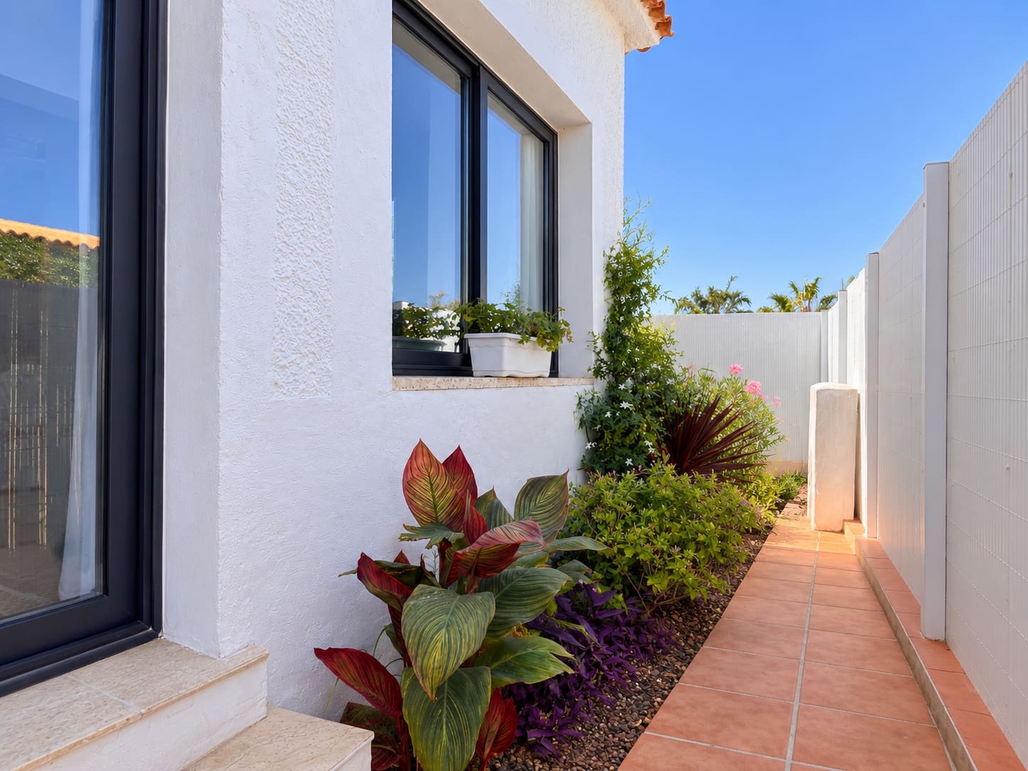 4 bedroom Villa for sale in Oliva - € 409,000 (Ref: 10058798)
