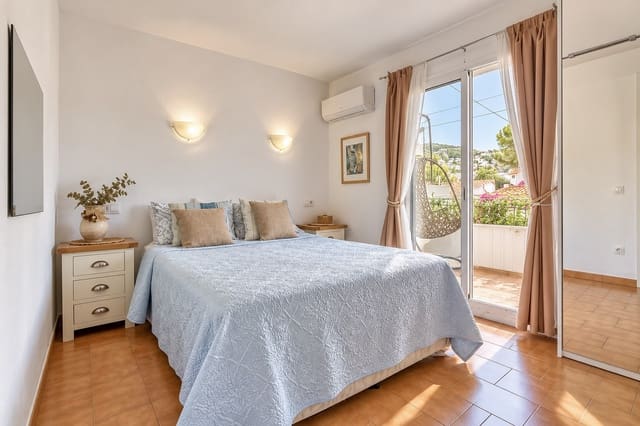 1 quarto Moradia para venda em Casco Urbano, Teulada-Moraira com piscina - 240 000 € (Ref: 10061717)