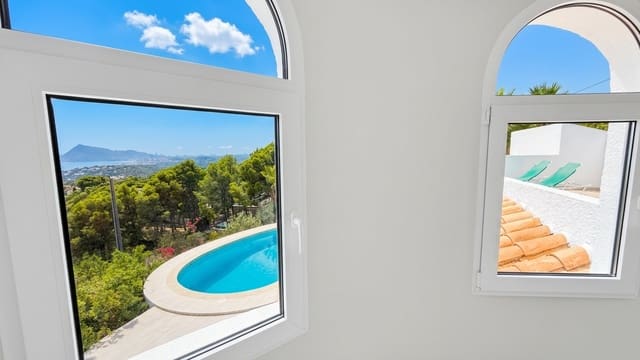 Chalet de 3 habitaciones en Altea en venta con piscina - 1.150.000 € (Ref: 10067710)