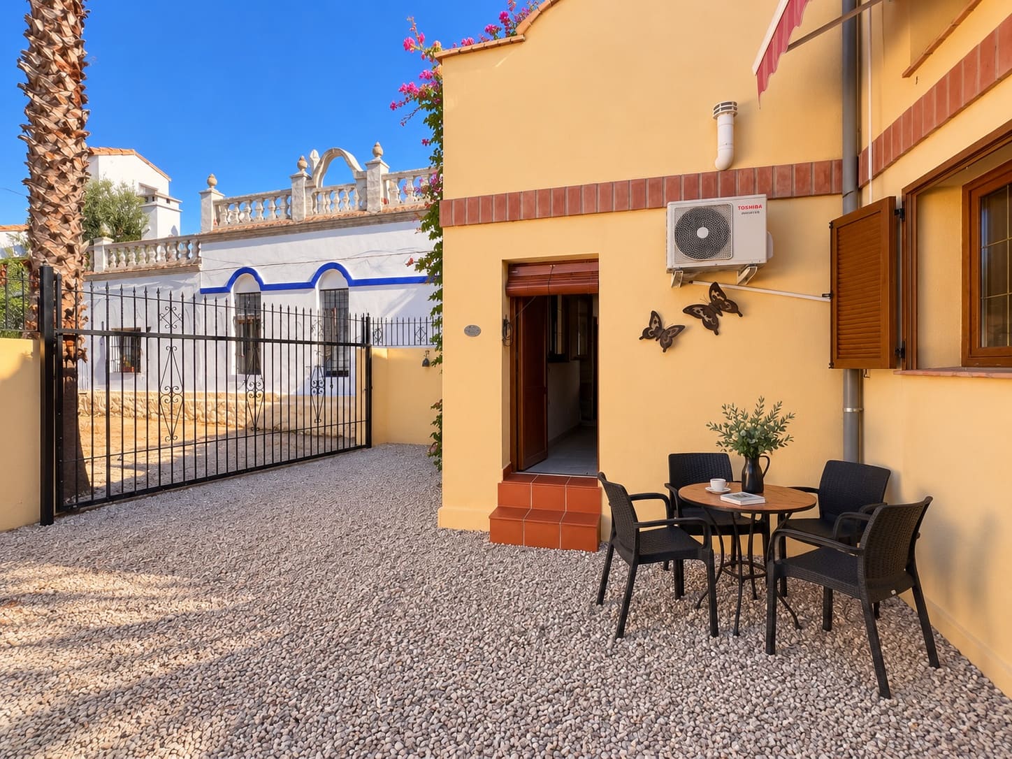 Chalet de 3 habitaciones en Oliva en venta con piscina - 450.000 € (Ref: 10075509)