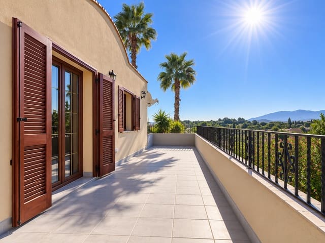 Chalet de 3 habitaciones en Oliva Pueblo, Oliva en venta con piscina - 450.000 € (Ref: 10075509)