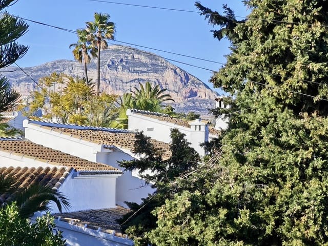 Chalet de 5 habitaciones en Centro ciudad, Javea / Xàbia en venta con piscina - 700.000 € (Ref: 10075510)