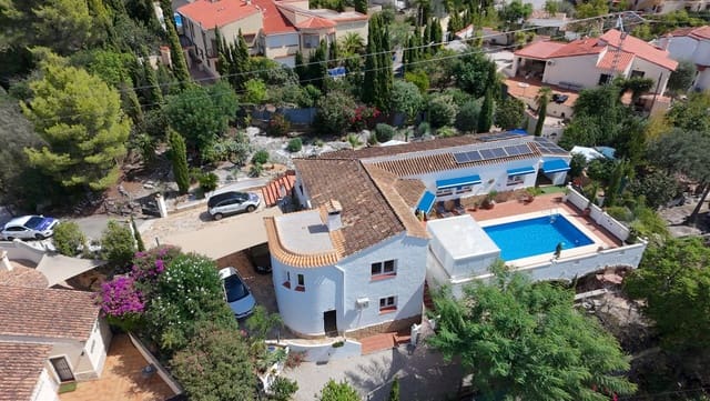 4 chambre Villa/Maison à vendre à Orba avec piscine - 549 000 € (Ref: 10075514)