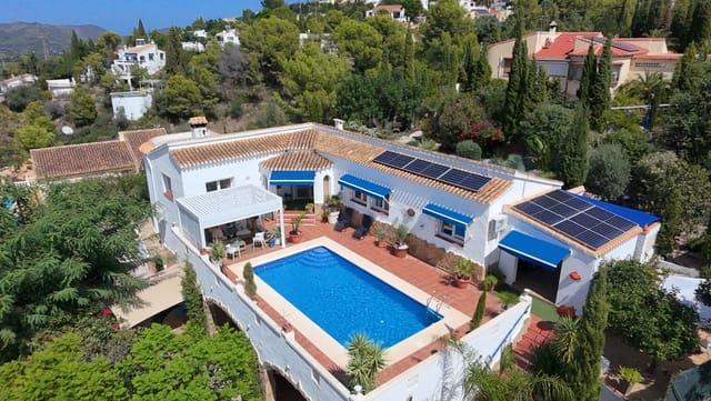 4 chambre Villa/Maison à vendre à Orba avec piscine - 549 000 € (Ref: 10075514)