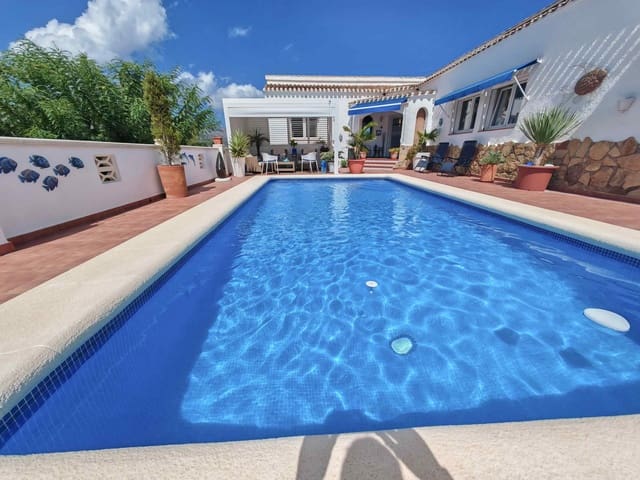 4 chambre Villa/Maison à vendre à Orba avec piscine - 549 000 € (Ref: 10075514)