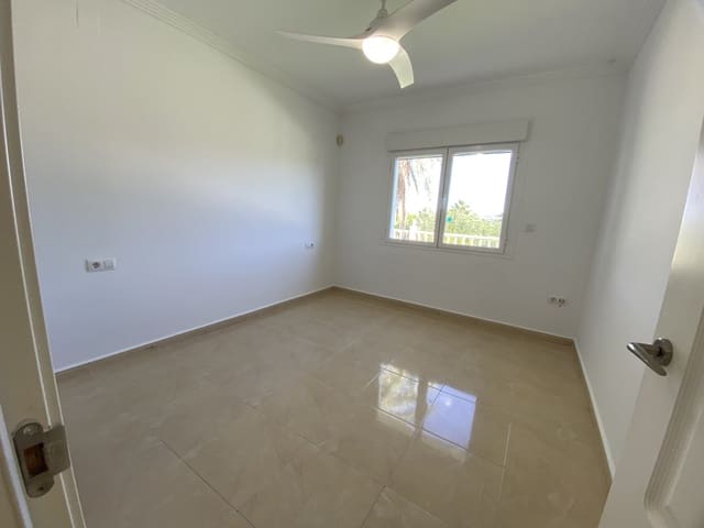 Chalet de 4 habitaciones en Beniarbeig en venta con piscina - 799.000 € (Ref: 10098206)