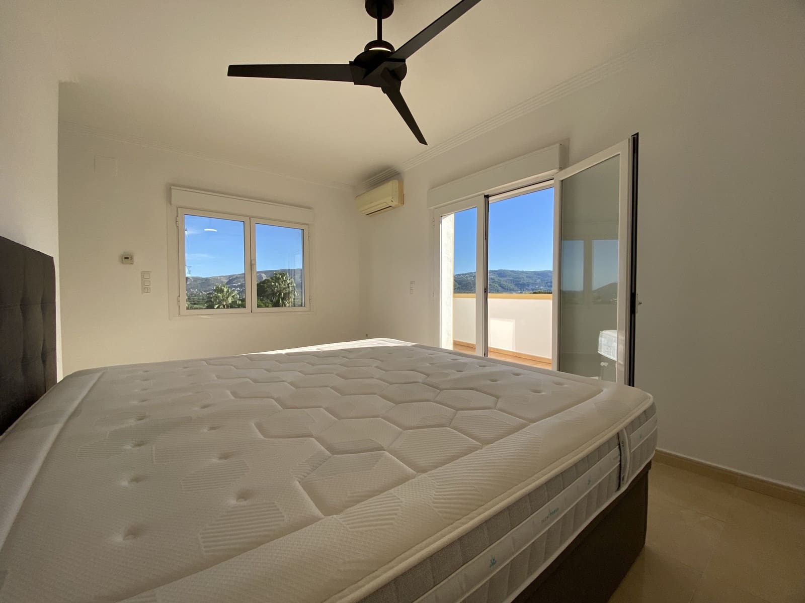 Chalet de 4 habitaciones en Beniarbeig en venta con piscina - 799.000 € (Ref: 10098206)