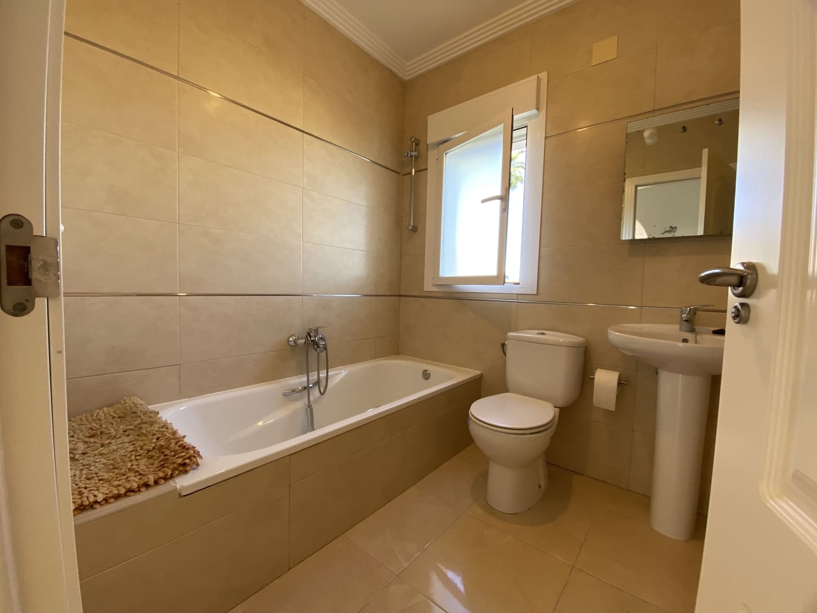 Chalet de 4 habitaciones en Beniarbeig en venta con piscina - 799.000 € (Ref: 10098206)