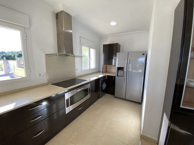 Chalet de 4 habitaciones en Beniarbeig en venta con piscina - 799.000 € (Ref: 10098206)