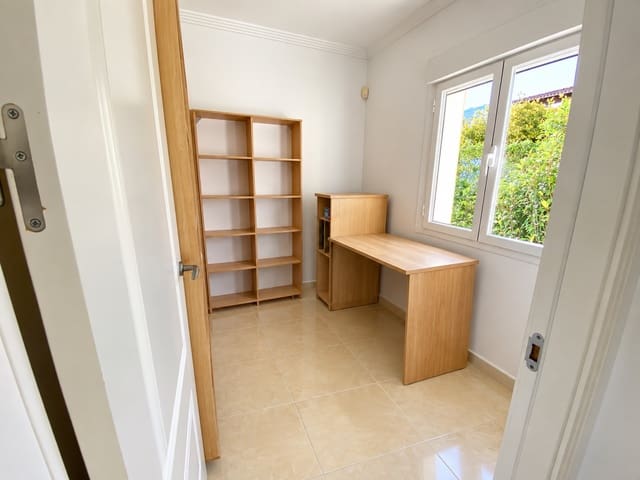 Chalet de 4 habitaciones en Beniarbeig en venta con piscina - 799.000 € (Ref: 10098206)