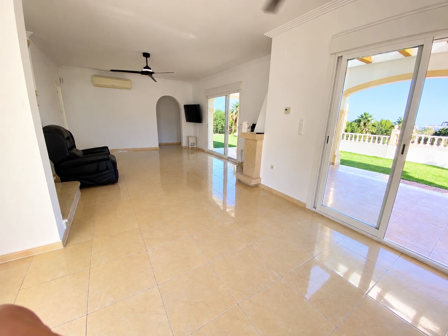Chalet de 4 habitaciones en Beniarbeig en venta con piscina - 799.000 € (Ref: 10098206)