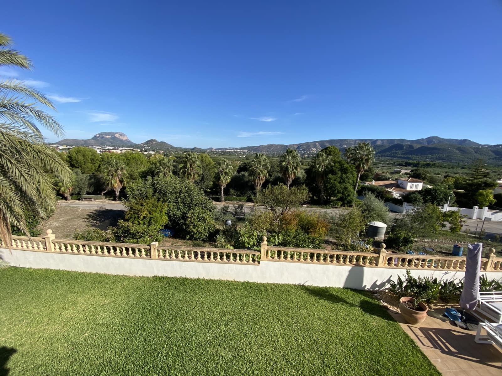 Chalet de 4 habitaciones en Beniarbeig en venta con piscina - 799.000 € (Ref: 10098206)