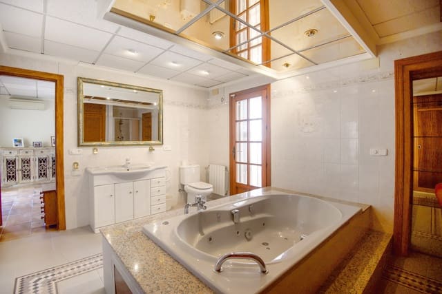 4 makuuhuone Huvila myytävänä paikassa Benissa mukana uima-altaan - 780 000 € (Ref: 10100127)