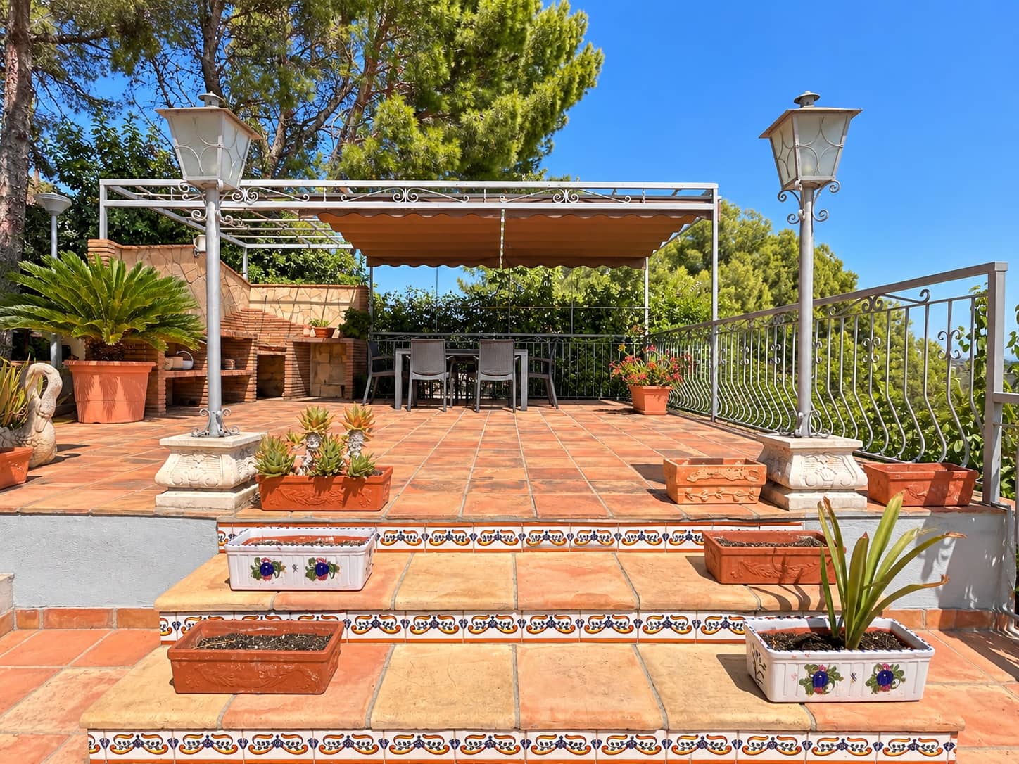 4 quarto Moradia para venda em Beniarjo com piscina - 650 000 € (Ref: 10100128)