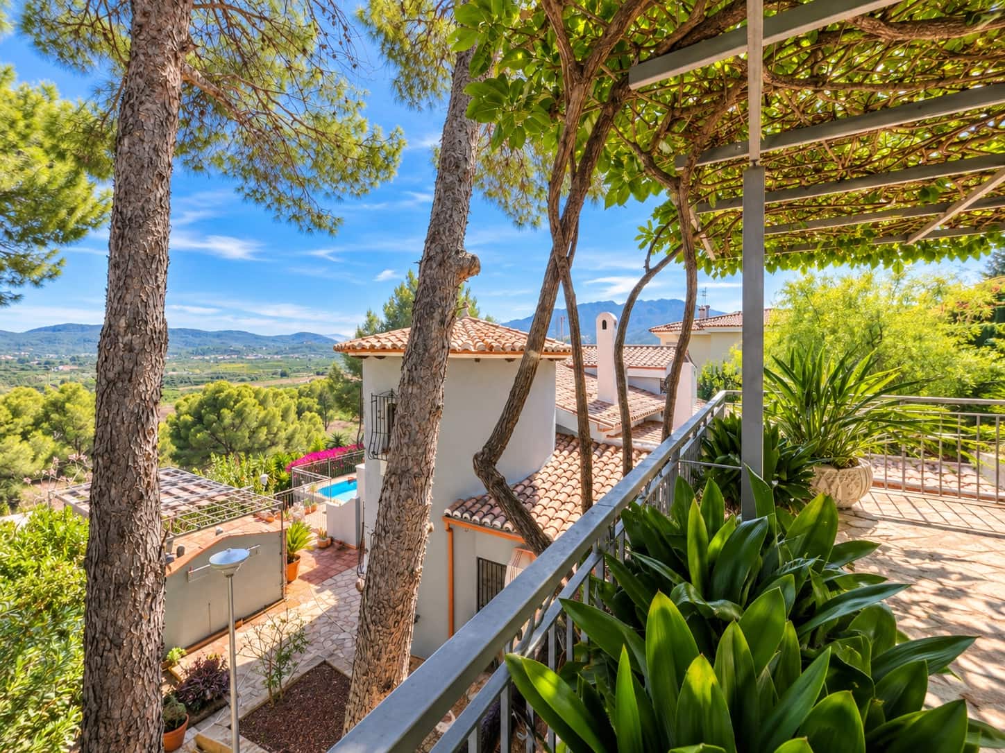 4 quarto Moradia para venda em Beniarjo com piscina - 650 000 € (Ref: 10100128)