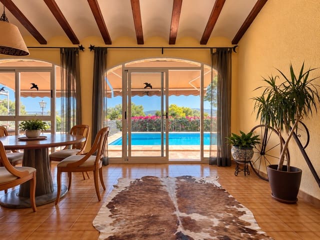 4 quarto Moradia para venda em Beniarjó com piscina - 650 000 € (Ref: 10100128)