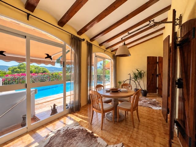 4 quarto Moradia para venda em Beniarjó com piscina - 650 000 € (Ref: 10100128)