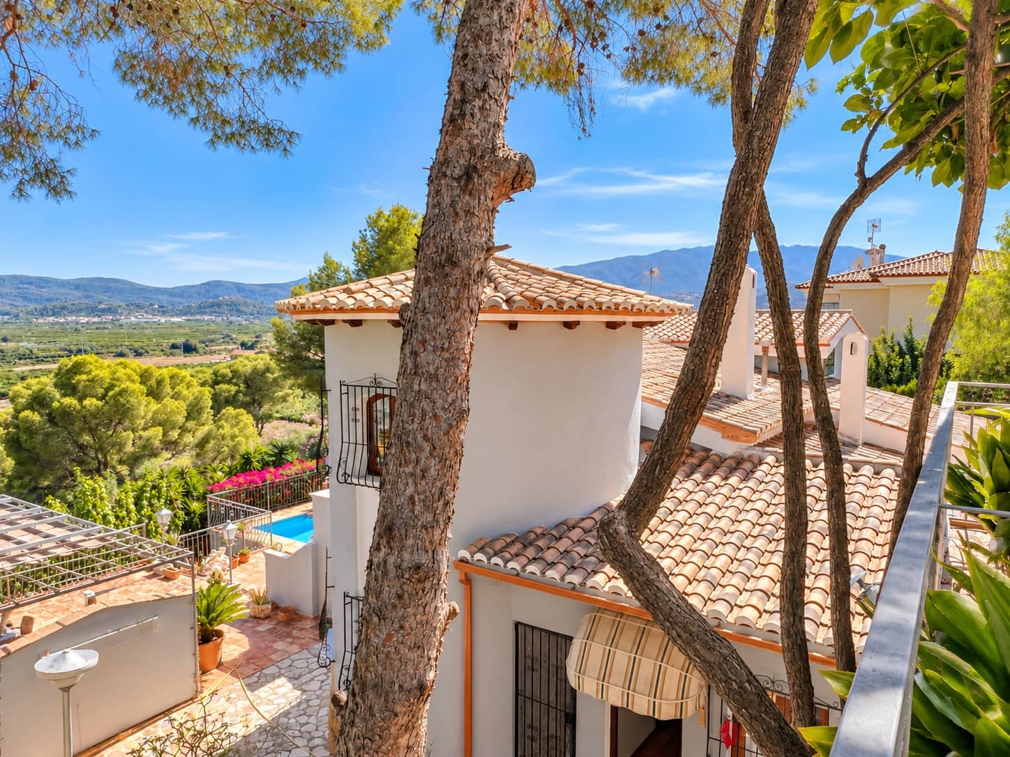 4 quarto Moradia para venda em Beniarjo com piscina - 650 000 € (Ref: 10100128)