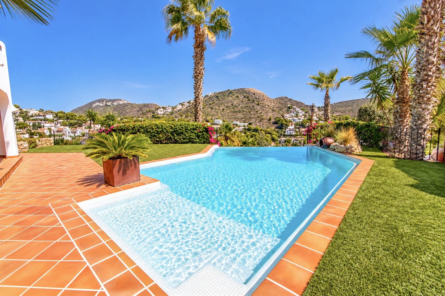 5 soveværelse Villa til salg i Moraira med swimmingpool garage - € 1.525.000 (Ref: 10119720)