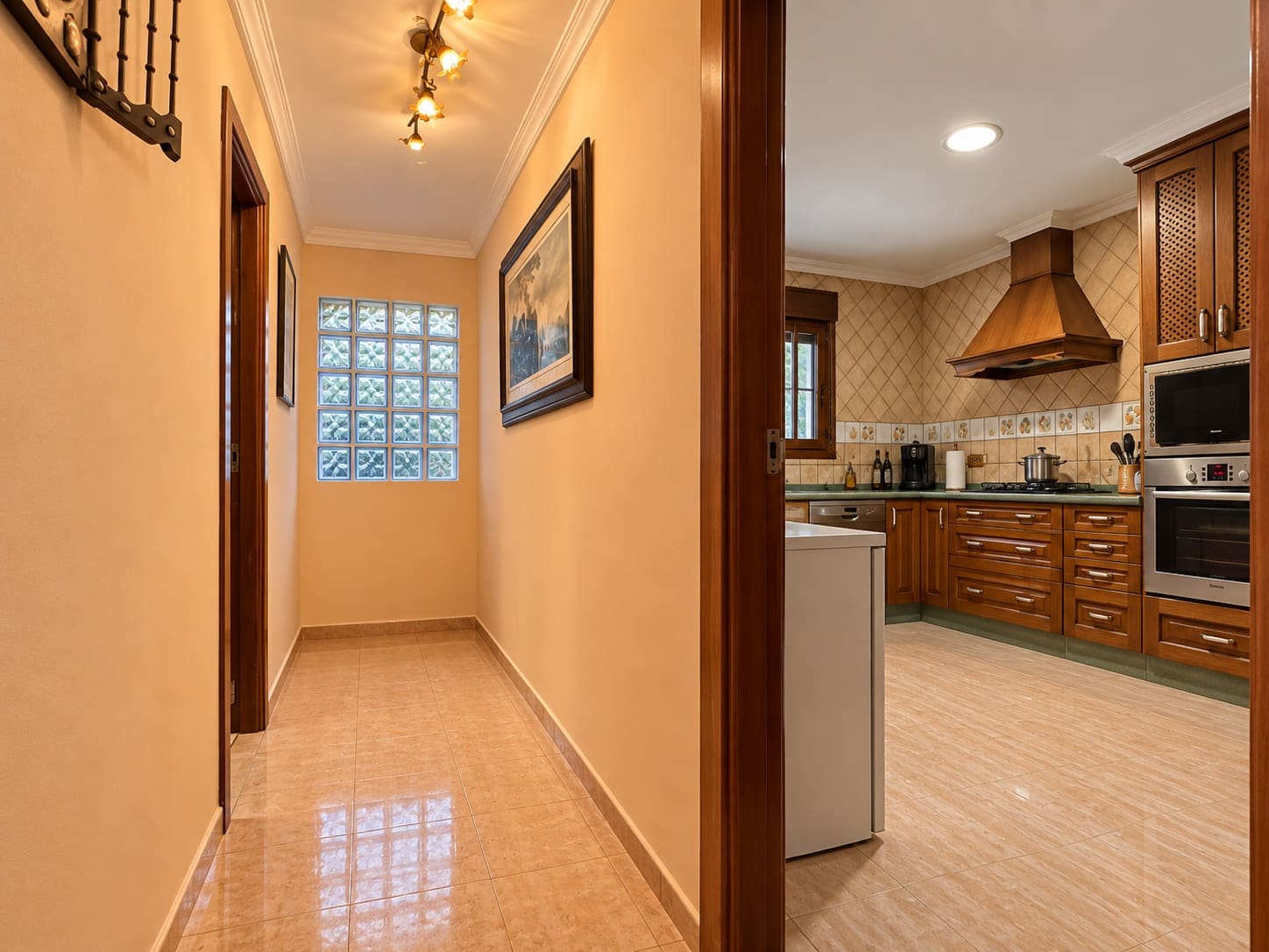 3 sypialnia Dom blizniak na sprzedaż w Oliva z basenem garażem - 310 000 € (Ref: 10129080)