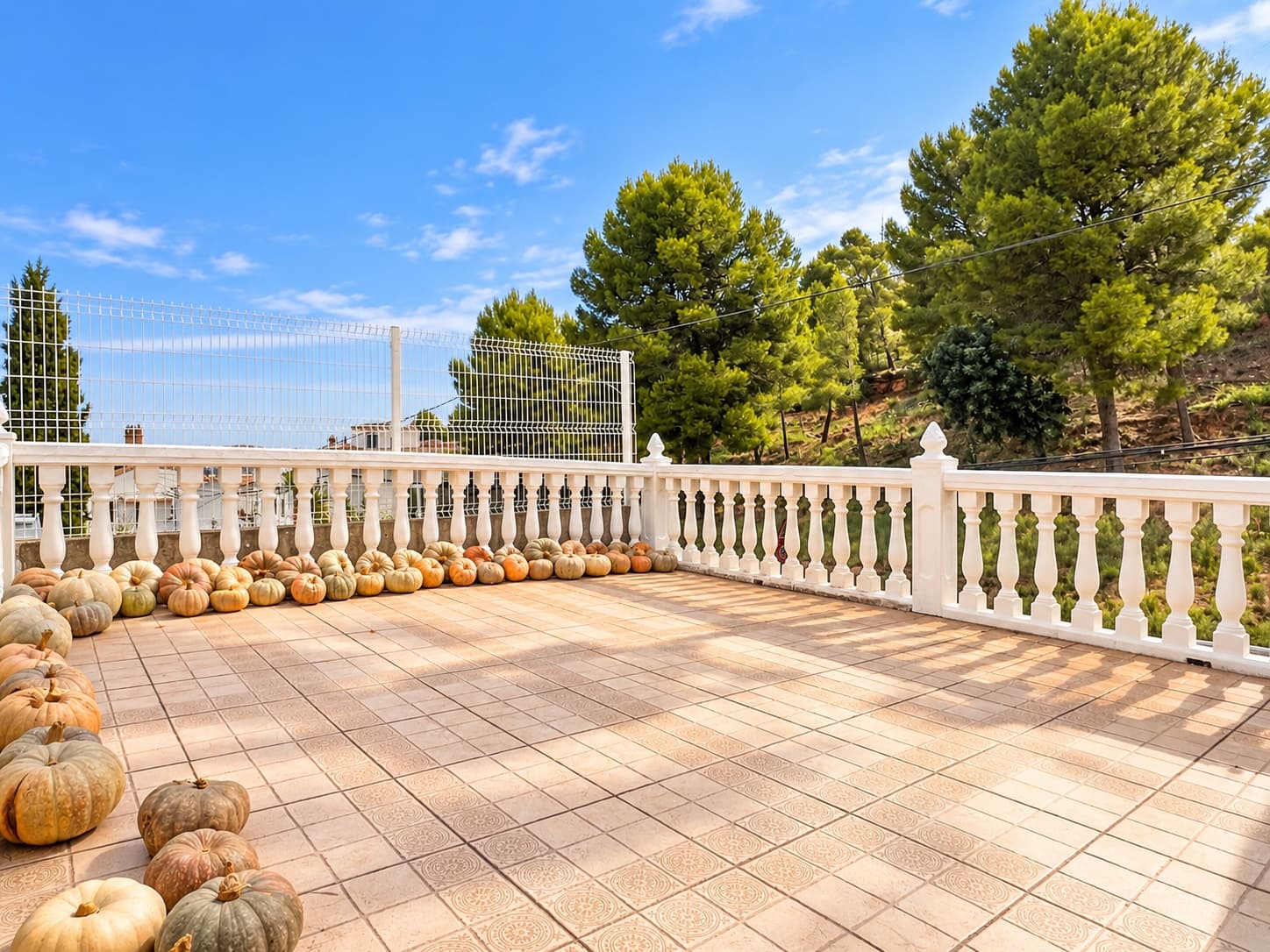 3 bedroom Semi-detached Villa for sale in Oliva with pool garage - € 310,000 (Ref: 10129080)