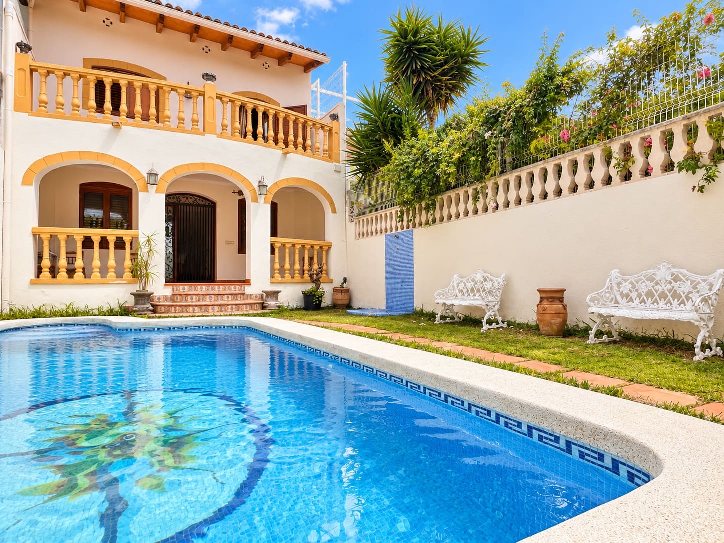 3 bedroom Semi-detached Villa for sale in Oliva with pool garage - € 310,000 (Ref: 10129080)