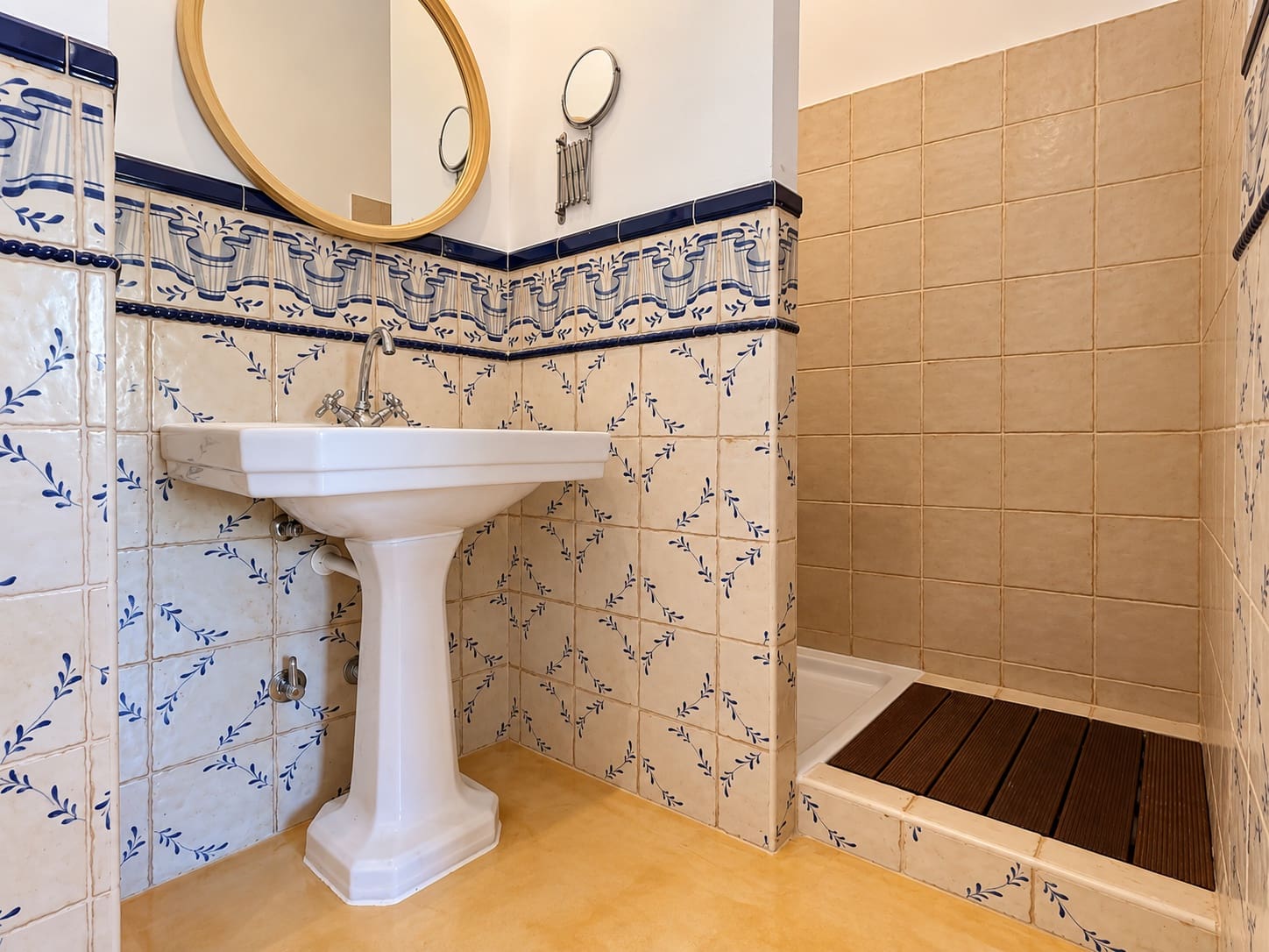 7 bedroom Villa for sale in Gandia with pool garage - € 699,000 (Ref: 10131443)