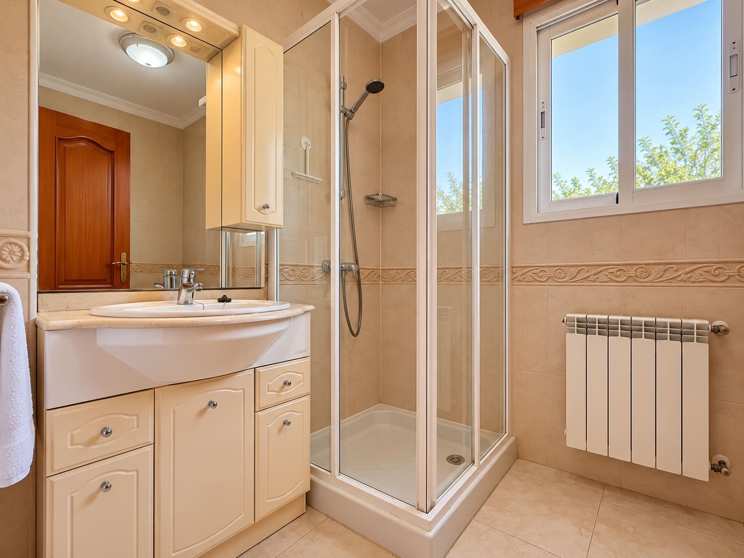 3 bedroom Villa for sale in Ador with pool garage - € 449,000 (Ref: 10135957)