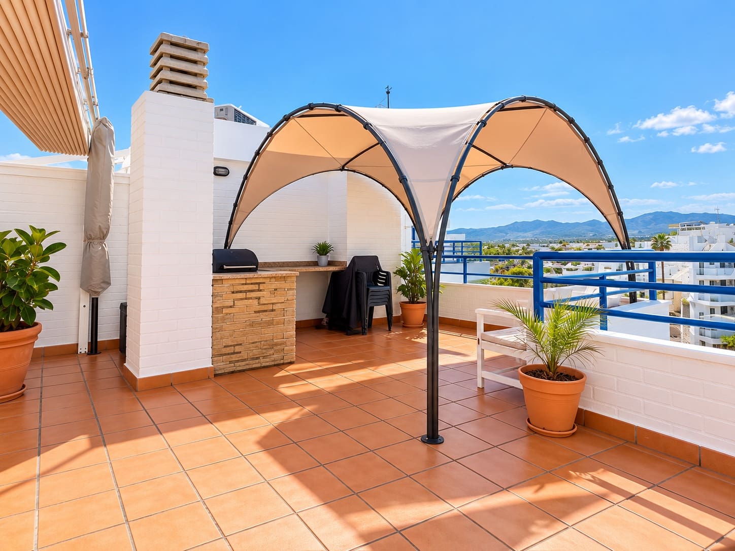2 sypialnia Penthouse na sprzedaż w Oliva Nova z basenem garażem - 265 000 € (Ref: 10154946)