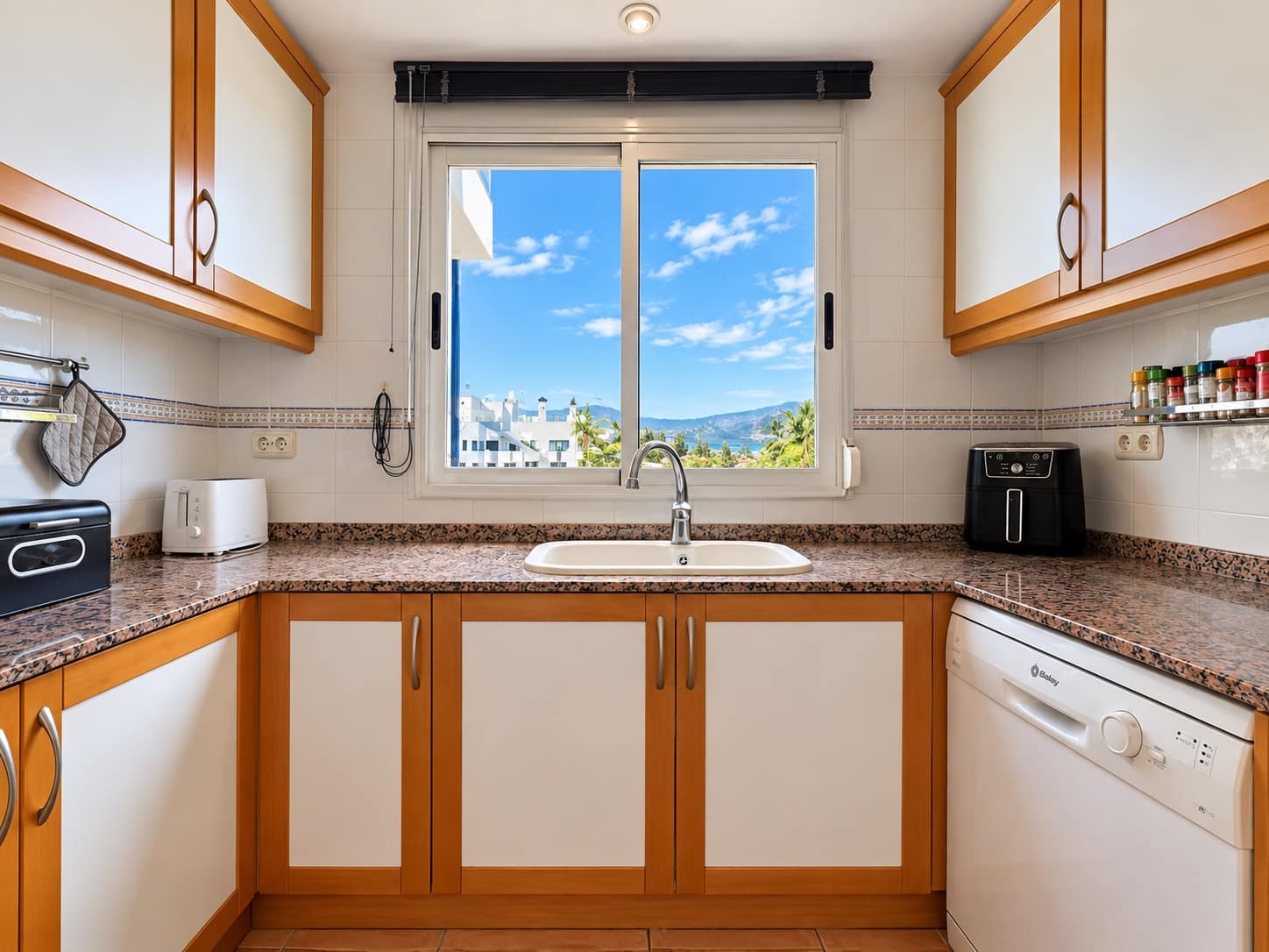 2 sypialnia Penthouse na sprzedaż w Oliva Nova z basenem garażem - 265 000 € (Ref: 10154946)