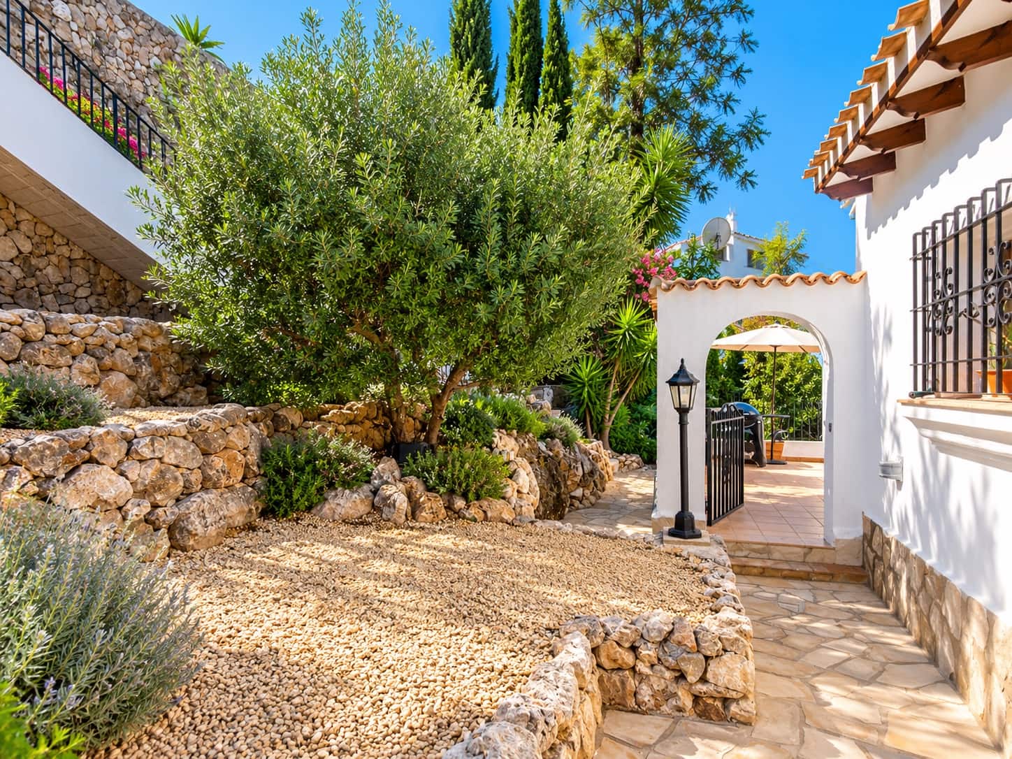 4 bedroom Villa for sale in Monte Pego with pool garage - € 459,000 (Ref: 10157640)
