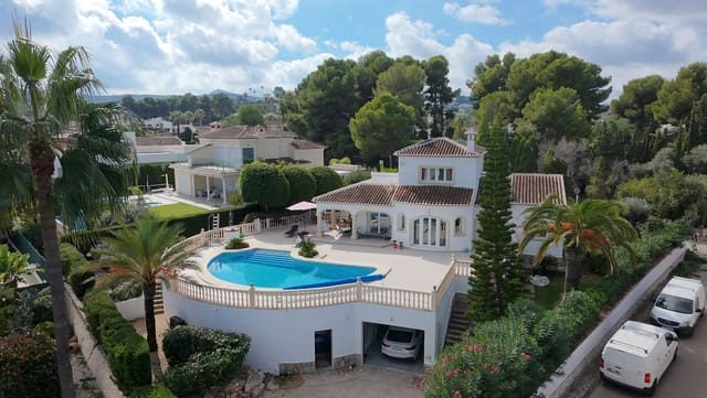 3 soveværelse Villa til salg i Centro ciudad, Javea / Xàbia med swimmingpool garage - € 1.150.000 (Ref: 10157641)