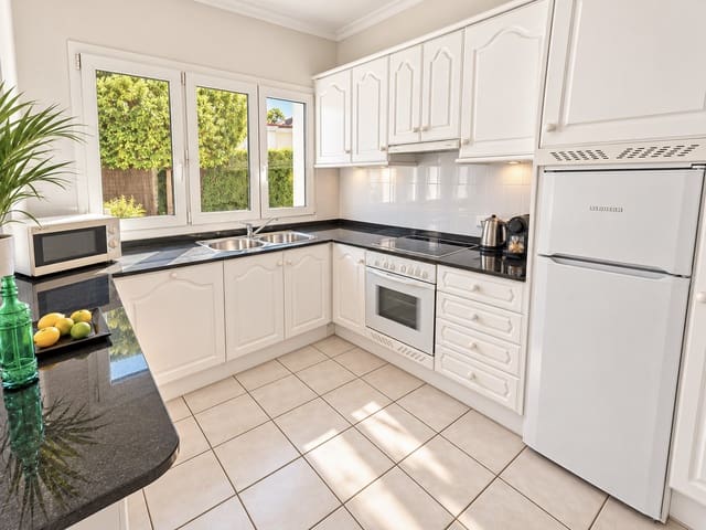 3 soveværelse Villa til salg i Centro ciudad, Javea / Xàbia med swimmingpool garage - € 1.150.000 (Ref: 10157641)
