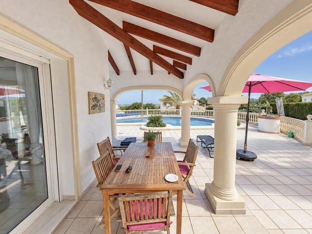 3 soveværelse Villa til salg i Centro ciudad, Javea / Xàbia med swimmingpool garage - € 1.150.000 (Ref: 10157641)