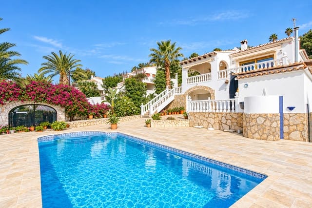 4 soverom Villa til salgs i Casco Urbano, Teulada-Moraira med svømmebasseng garasje - € 790 000 (Ref: 10161255)