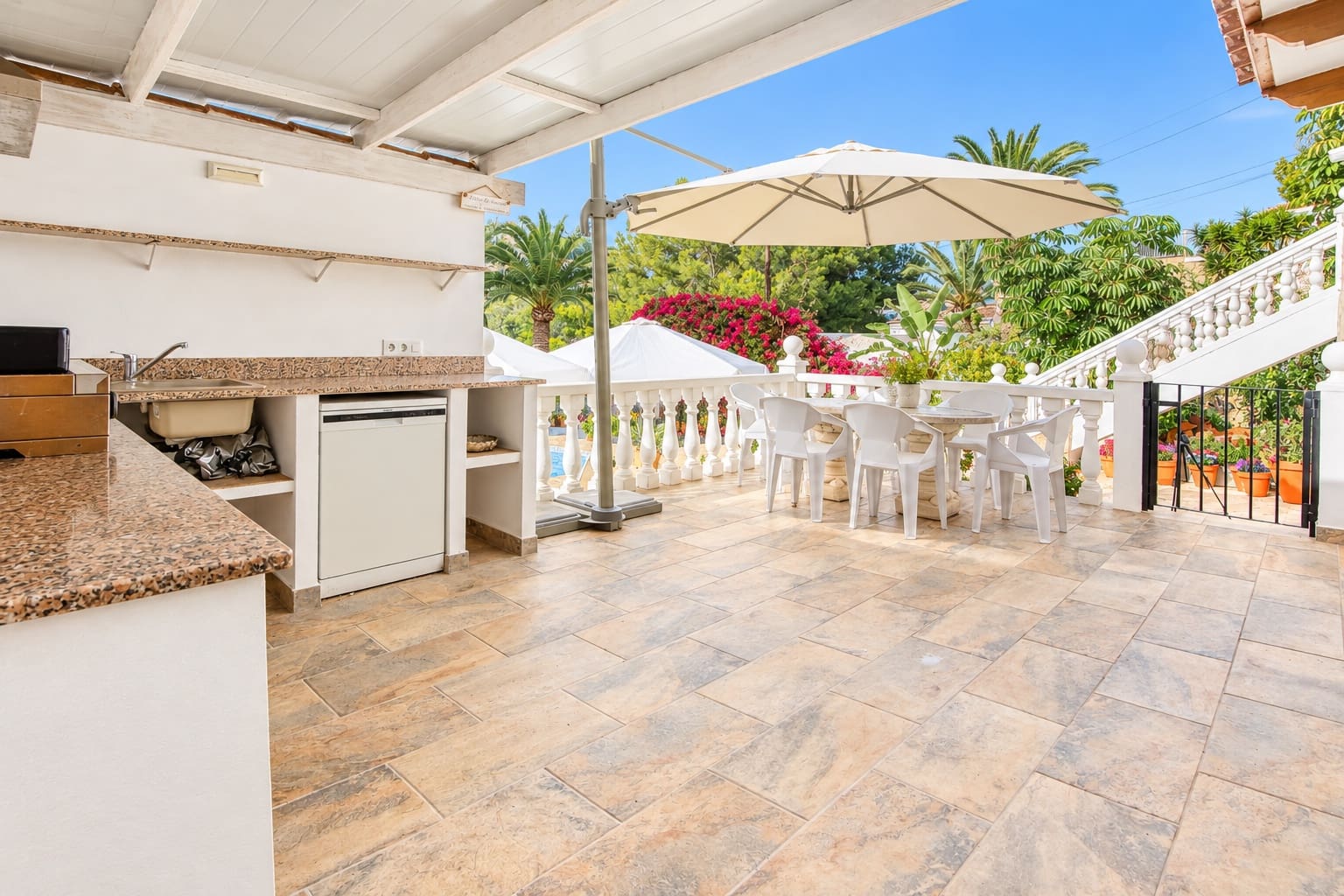 4 soverom Villa til salgs i Moraira med svømmebasseng garasje - € 790 000 (Ref: 10161255)