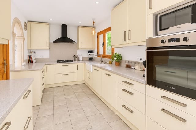 4 soverom Villa til salgs i Casco Urbano, Teulada-Moraira med svømmebasseng garasje - € 790 000 (Ref: 10161255)