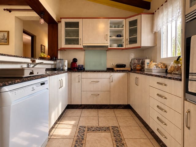 3 Zimmer Villa zu verkaufen in Las Marinas / Les Marines, Dénia mit Pool Garage - 600.000 € (Ref: 10166384)