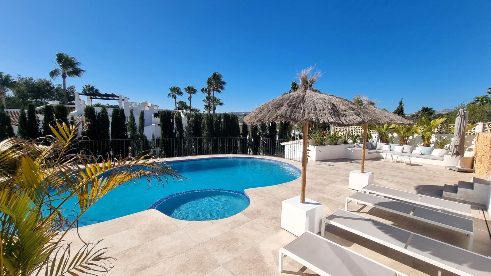 3 sypialnia Willa na sprzedaż w Moraira z basenem garażem - 1 075 000 € (Ref: 10182939)