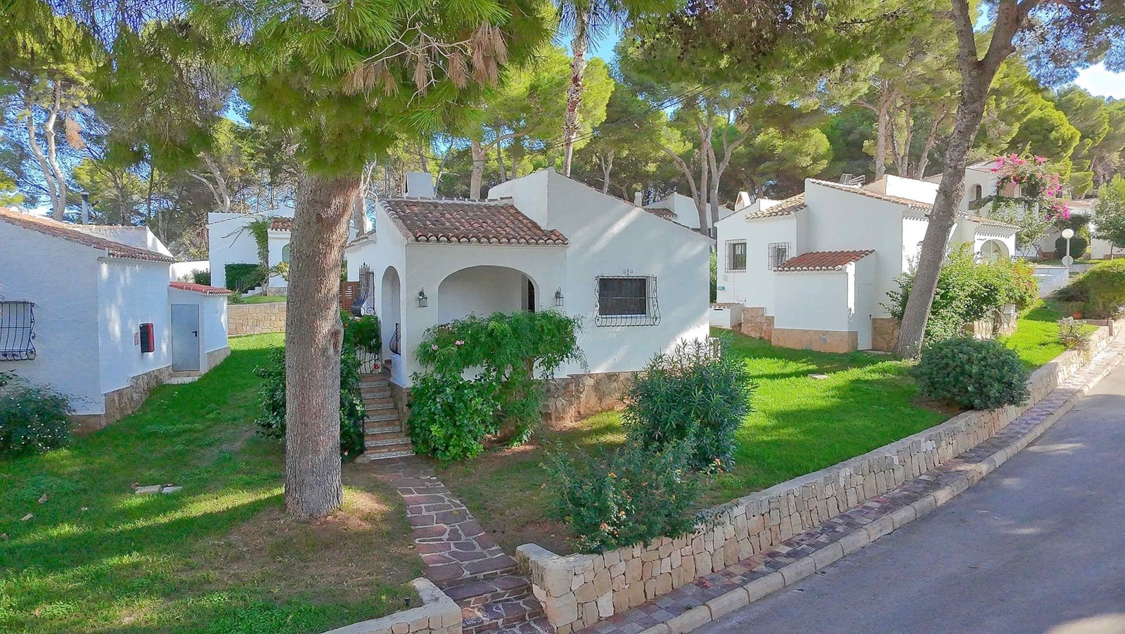 2 soveværelse Bungalow til salg i Javea / Xabia med swimmingpool - € 299.000 (Ref: 10184450)