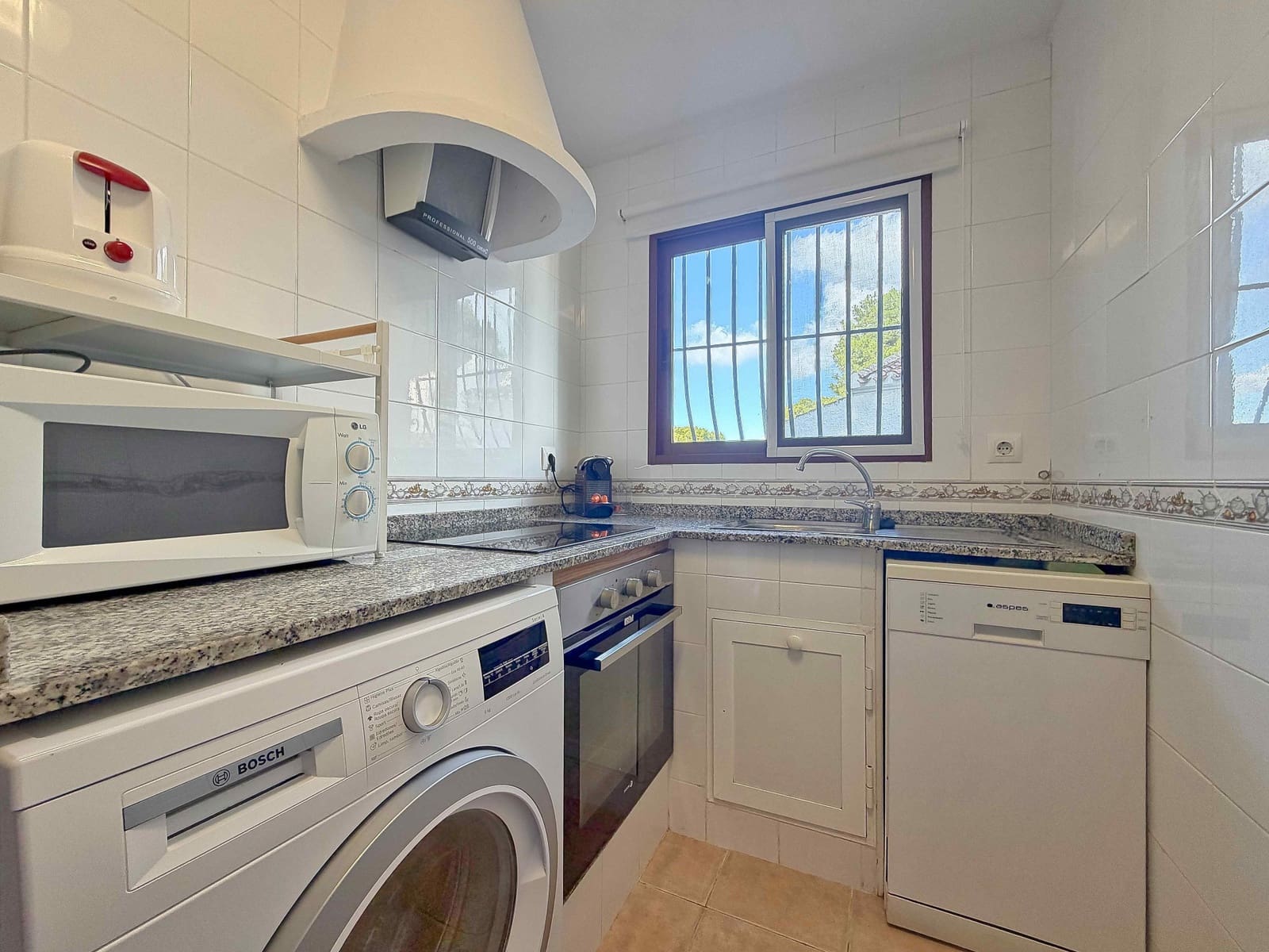 2 soveværelse Bungalow til salg i Javea / Xabia med swimmingpool - € 299.000 (Ref: 10184450)