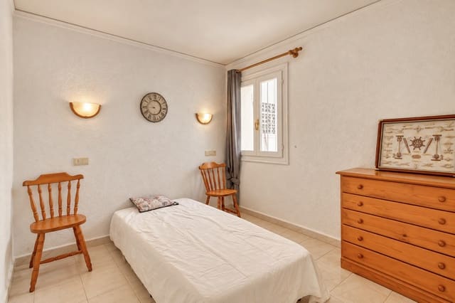 5 soverom Villa til salgs i Casco Urbano, Teulada-Moraira med svømmebasseng garasje - € 449 000 (Ref: 10186796)