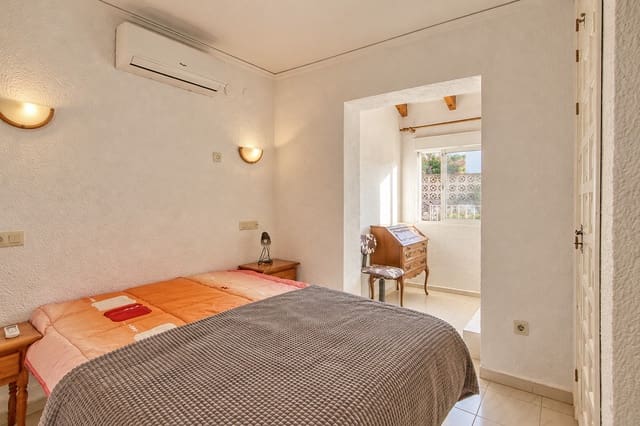5 soverom Villa til salgs i Casco Urbano, Teulada-Moraira med svømmebasseng garasje - € 449 000 (Ref: 10186796)