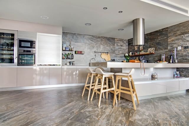 3 bedroom Villa for sale in Altea with pool - € 2,650,000 (Ref: 4844096)