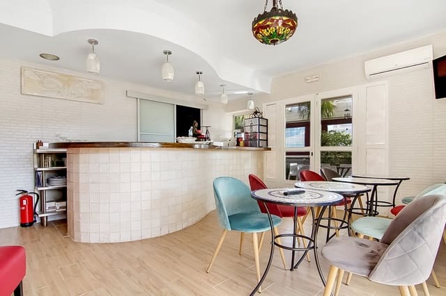 15 soverom Kommersiell til salgs i Gargasindi, Calpe / Calp med svømmebasseng - € 1 050 000 (Ref: 4844227)